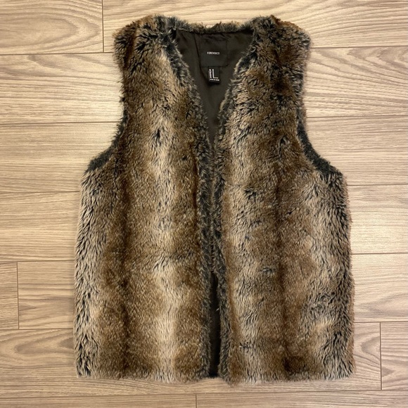 Faux fur vest Sz M - Picture 1 of 8